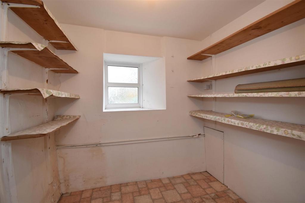 Walk In Pantry