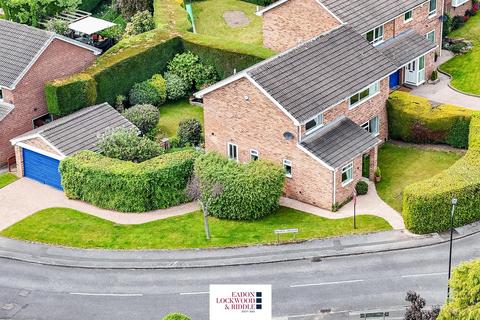 4 bedroom detached house for sale, Woodfoot Road, Rotherham