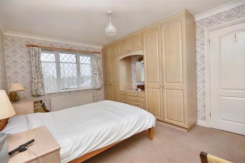 3 bedroom detached bungalow for sale, Wavering Lane West, Gillingham