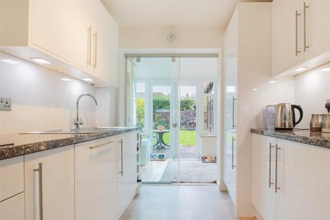 25 Courthouse Croft, Kenilworth, CV8 2QZ