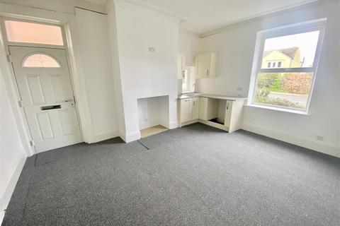 1 bedroom terraced house for sale, Church Road, Liversedge