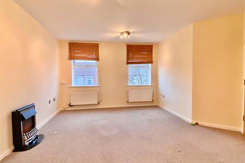 2 bedroom flat to rent, Flat 3 Silken Court, 65 Marlborough Road