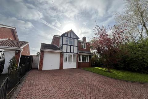 4 bedroom detached house to rent - Hilliard Close, Bedworth