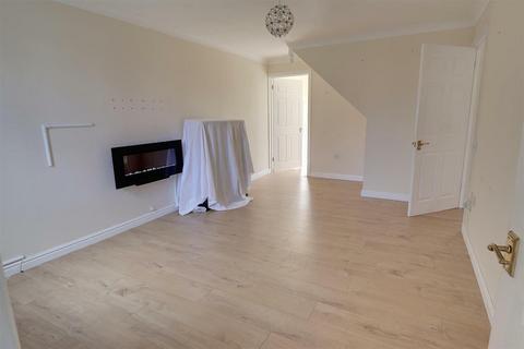 12 Hayward Close, Abbeymead, Gloucester, GL4 4RJ