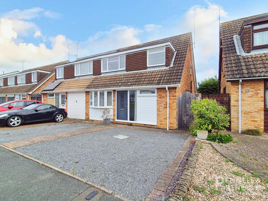 Ainsdale Drive, Peterborough PE4 3 bed semidetached house for sale £