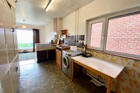 2 bedroom detached bungalow for sale, Taylor Hill Road, Taylor Hill, Huddersfield