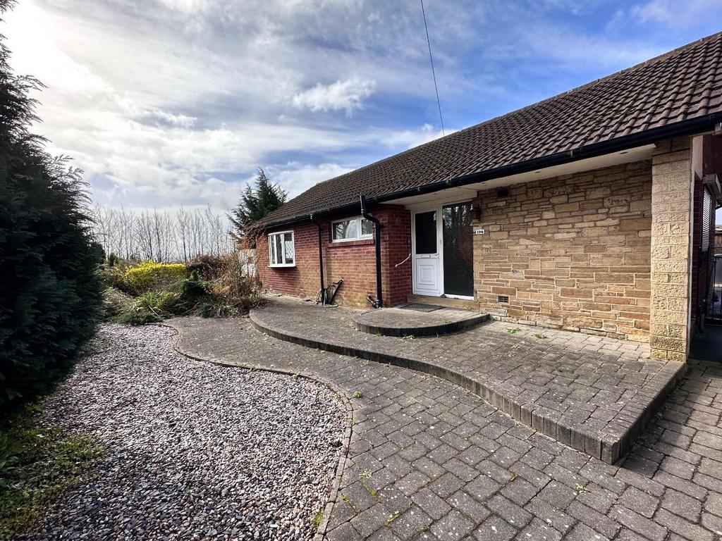 Taylor Hill Road, Taylor Hill, Huddersfield 2 bed detached bungalow for