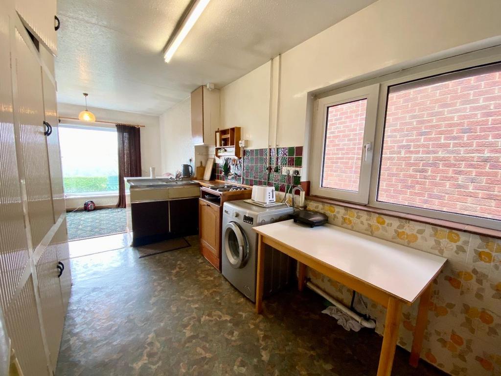 Dining kitchen