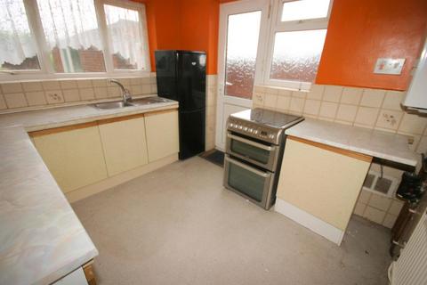 2 bedroom semi-detached bungalow for sale, Wadhurst Avenue, Luton