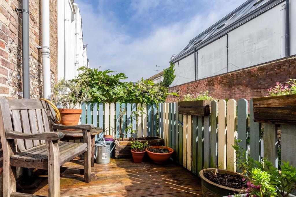 Robert Street Upper Maisonette-5.jpg