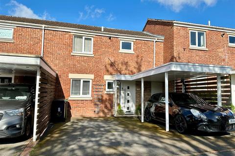 3 bedroom terraced house for sale, Lilleshall Close, Redditch