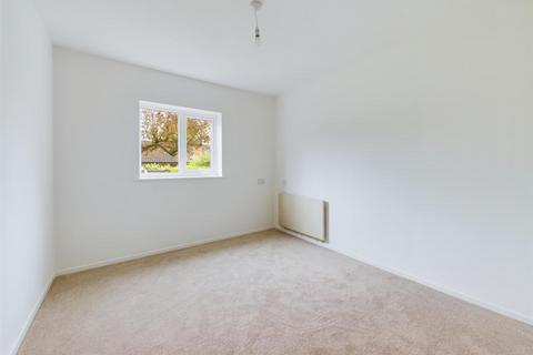1 bedroom flat for sale, Hucclecote Road, Gloucester