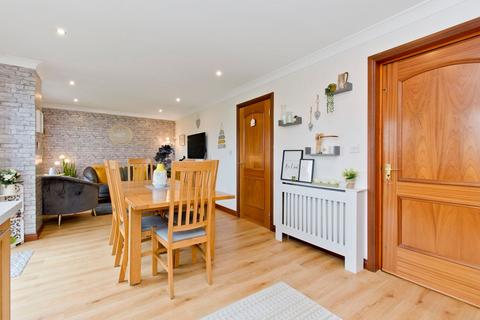 59 Elm Street, Errol, Perth, PH2 7SQ