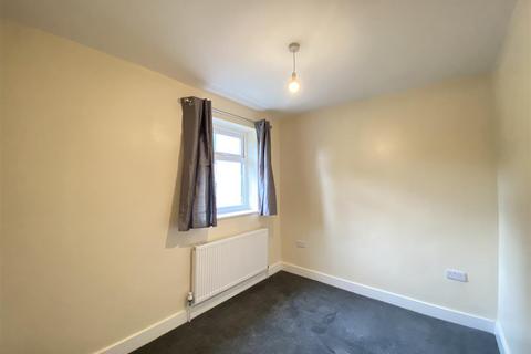 16 Jubilee Mount, Brighouse, HD6 3BY