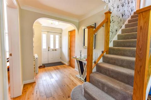 5 bedroom detached house for sale, Sykes Close, Swanland, North Ferriby