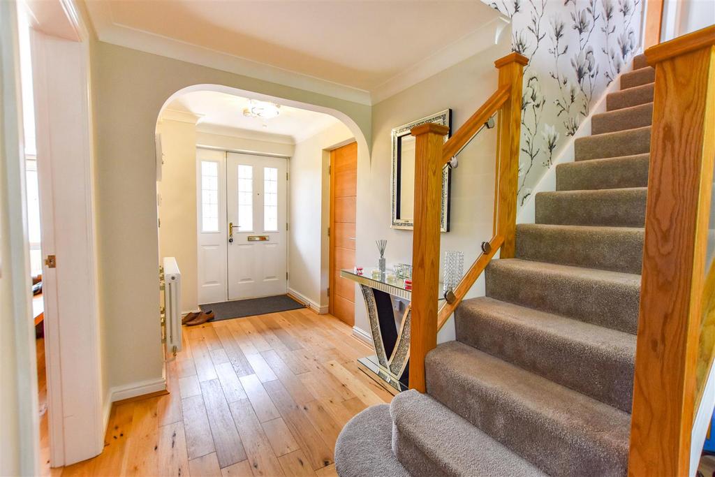 Sykes Close, Swanland, North Ferriby 5 bed detached house for sale £