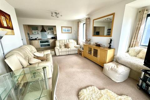 2 bedroom apartment for sale, St. Christophers Court, Marina, Swansea