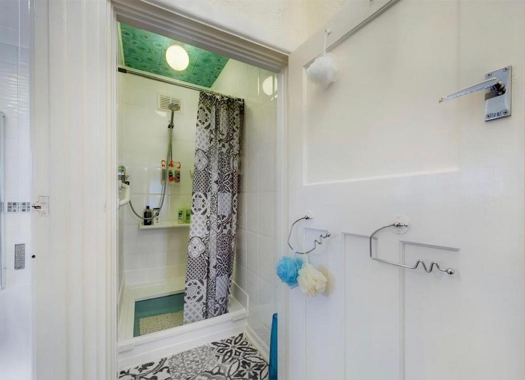 Shower.jpg