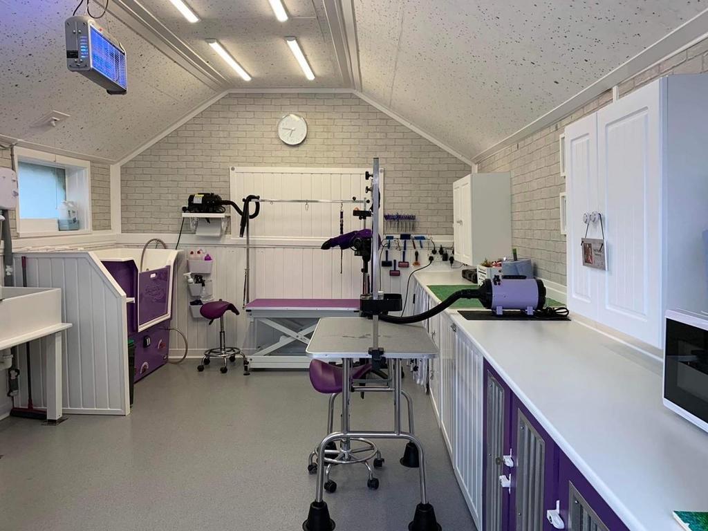 Groom room.jpg