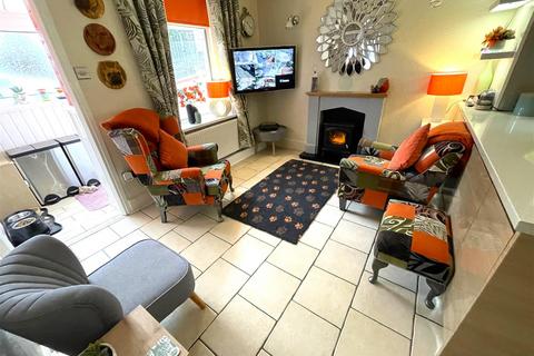 24 Danlan Road, Pembrey, Burry Port, SA16 0UF