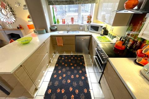 24 Danlan Road, Pembrey, Burry Port, SA16 0UF