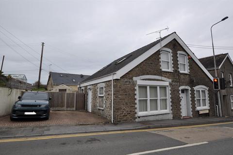 3 bedroom flat to rent, Tenby Road, St. Clears, Carmarthen