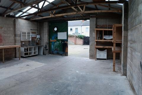 Industrial unit to rent, 87a Grafton Street, Hull, East Riding Of Yorkshire, HU5 2NP