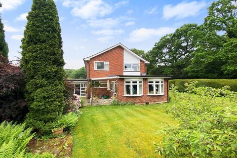 3 bedroom detached house for sale, Arundel Close, Passfield