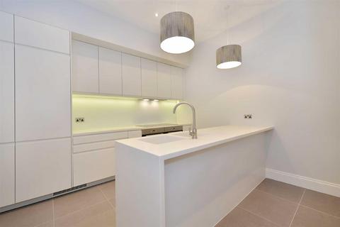 4 bedroom flat for sale, Queens Gate, South Kensington SW7