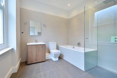 4 bedroom flat for sale, Queens Gate, South Kensington SW7