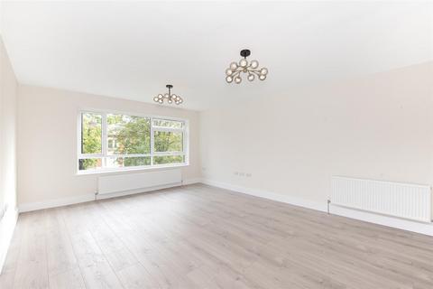 2 bedroom flat to rent, Mount Park Road, Ealing, W5