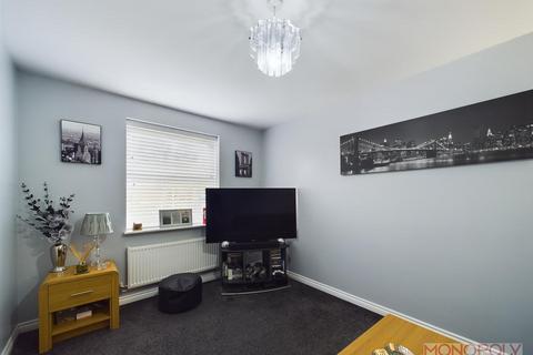 108 Lamberton Drive, Brymbo, Wrexham, LL11 5FW