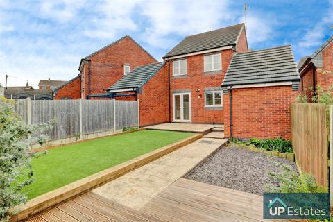 26 Bluebell Close, Hartshill, Nuneaton, CV10 0AU