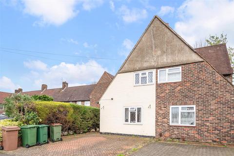 82 Gander Green Lane, Sutton, SM1 2EY