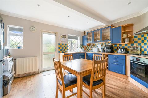 82 Gander Green Lane, Sutton, SM1 2EY