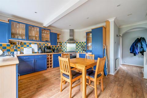 82 Gander Green Lane, Sutton, SM1 2EY