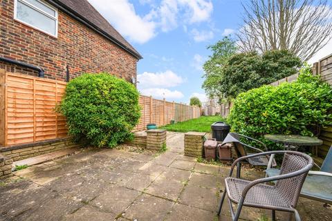 82 Gander Green Lane, Sutton, SM1 2EY