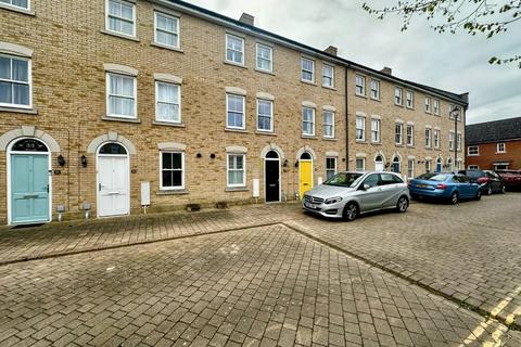 3 bedroom townhouse for sale, Garland Road, Colchester