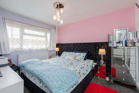 61 Humber Way, Slough, SL3 8SR