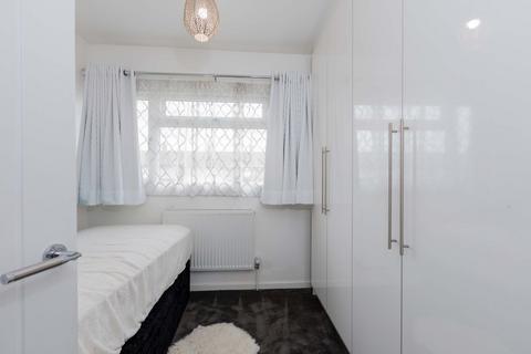 61 Humber Way, Slough, SL3 8SR