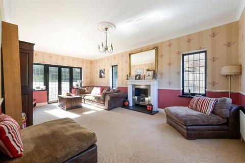 3 Old Oak Avenue, Chipstead, Coulsdon, CR5 3PG