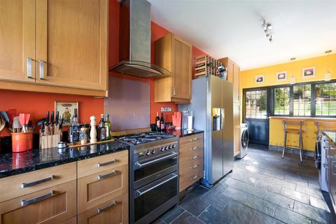 3 Old Oak Avenue, Chipstead, Coulsdon, CR5 3PG