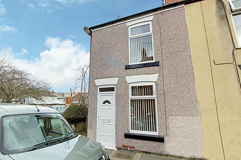 2 bedroom end of terrace house to rent, Bank Street, Chesterfield S40