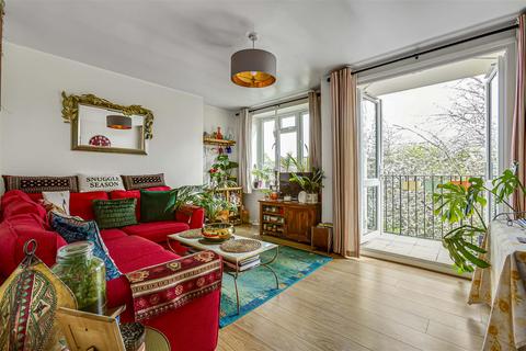 2 bedroom flat for sale, Halford House, Whitnell Way, Putney