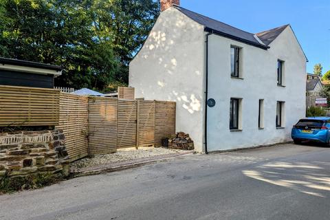 Bosvean School Hill, Shortlanesend, Truro, TR4 9DU
