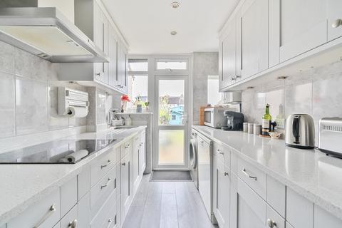 40 Derrick Road, Beckenham, BR3 3QQ