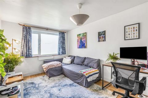1 bedroom flat for sale, Little St. Leonards, East Sheen, SW14