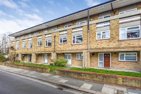 1 bedroom flat for sale, Little St. Leonards, East Sheen, SW14