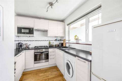 1 bedroom flat for sale, Little St. Leonards, East Sheen, SW14