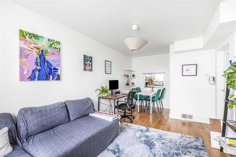 1 bedroom flat for sale, Little St. Leonards, East Sheen, SW14